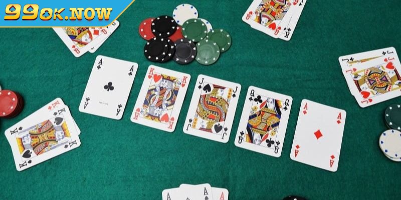 Người tham gia hiểu thế nào về bài rác trong Poker 